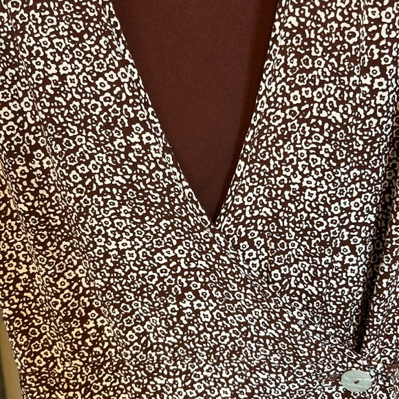 Urban Outfitter Wrap Romper Shorts Brown and Cream Size Medium - Picture 5 of 9